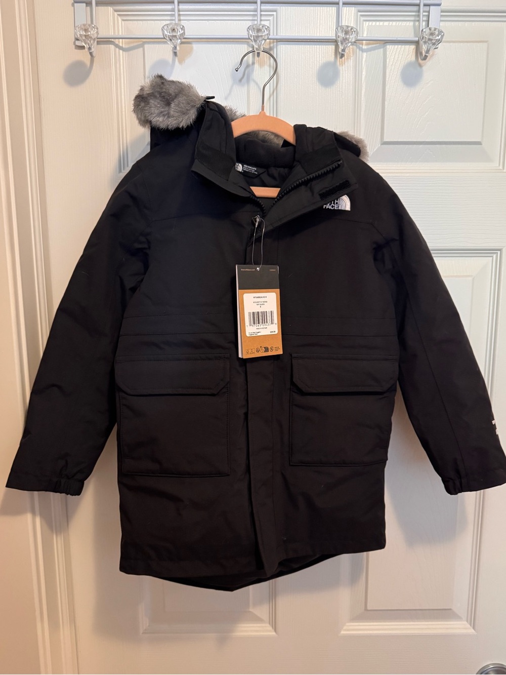The North Face Kids Black Arctic Parka unisex size 6 with Faux Fur Trim